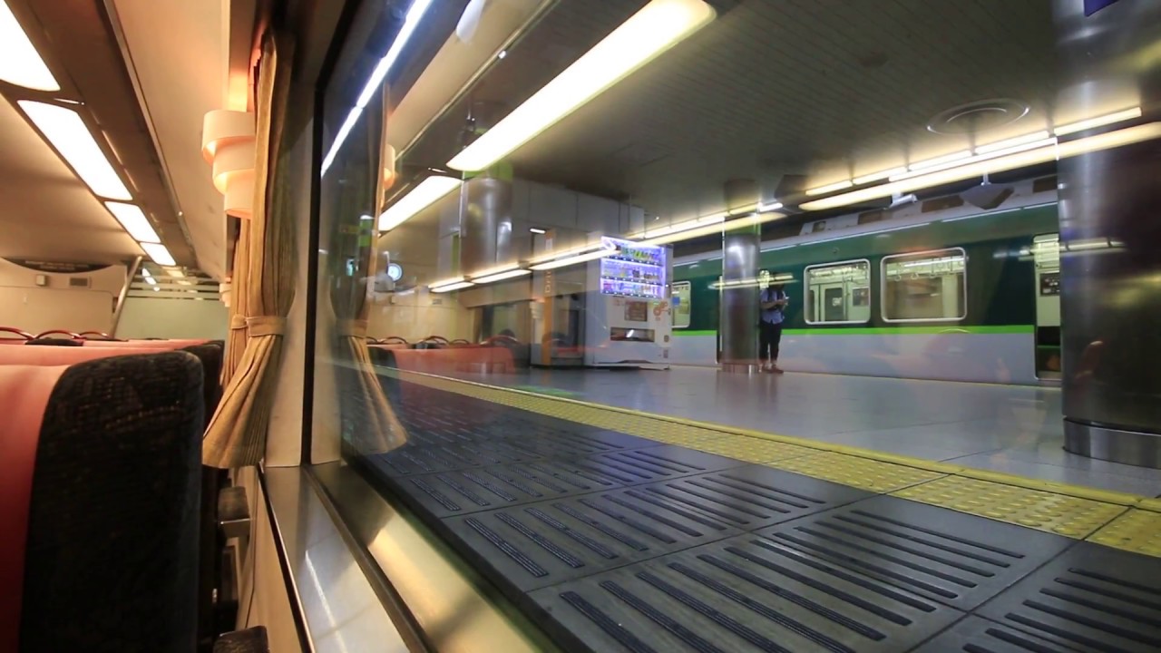 京阪特急 ダブルデッカーの1階席 車窓と車内 1st floor seats of a