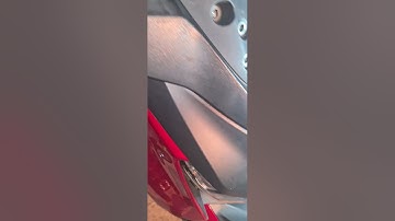 Yamaha X-Max 125cc How to get to the Battery