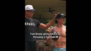 Learning from the best 👀 (via @jessejameswest/TT, @Tombrady/TT)