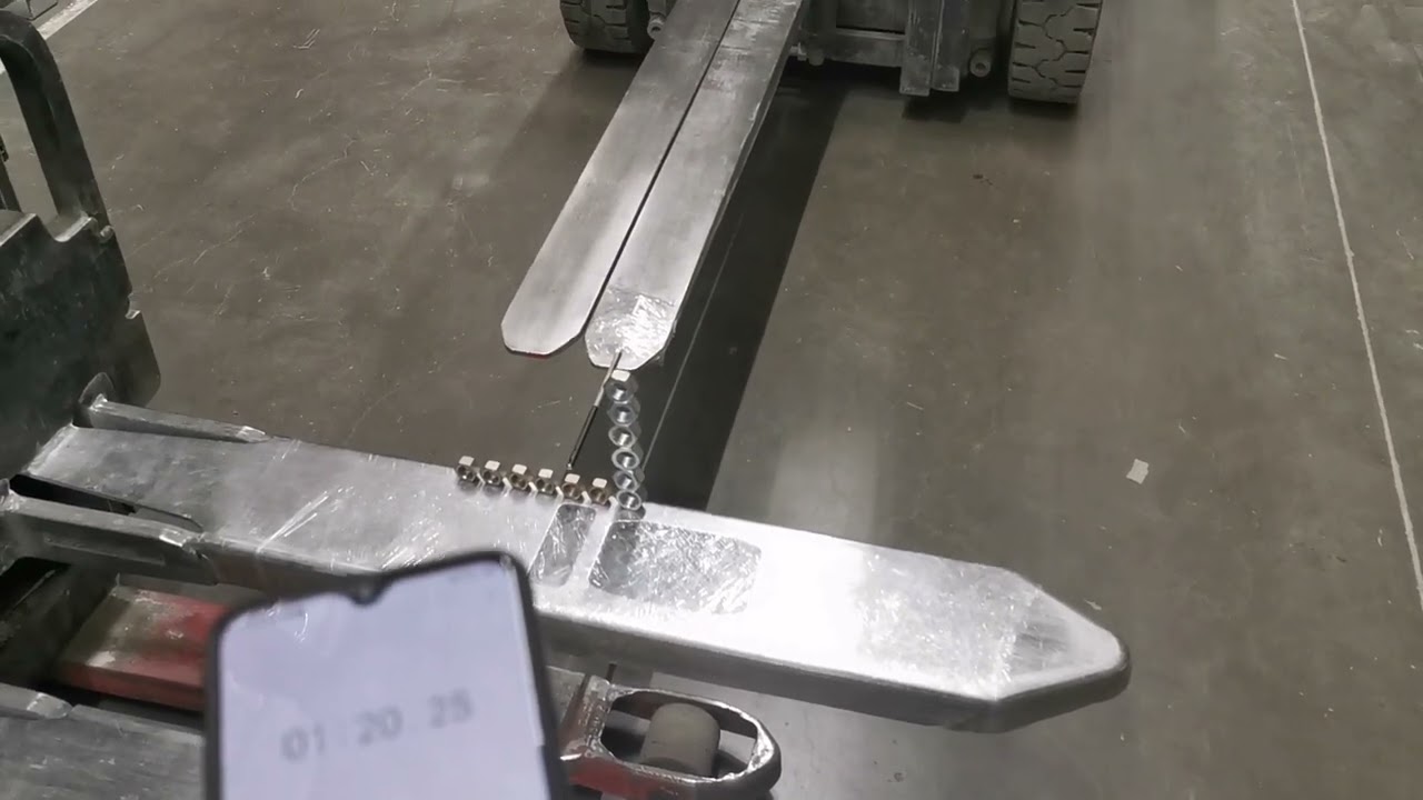 Дистанционный конкурс Staplercup "Башня из гаек"