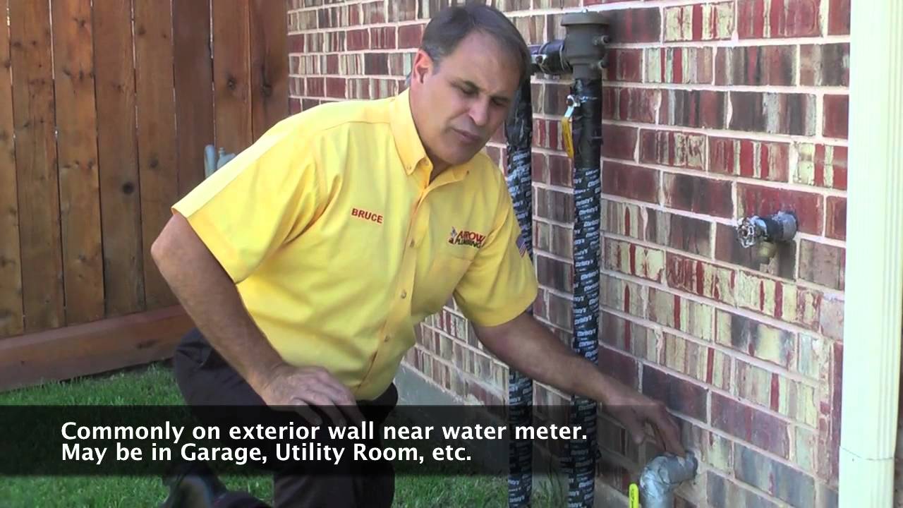 How to Turn Off the Water To Your Home - YouTube