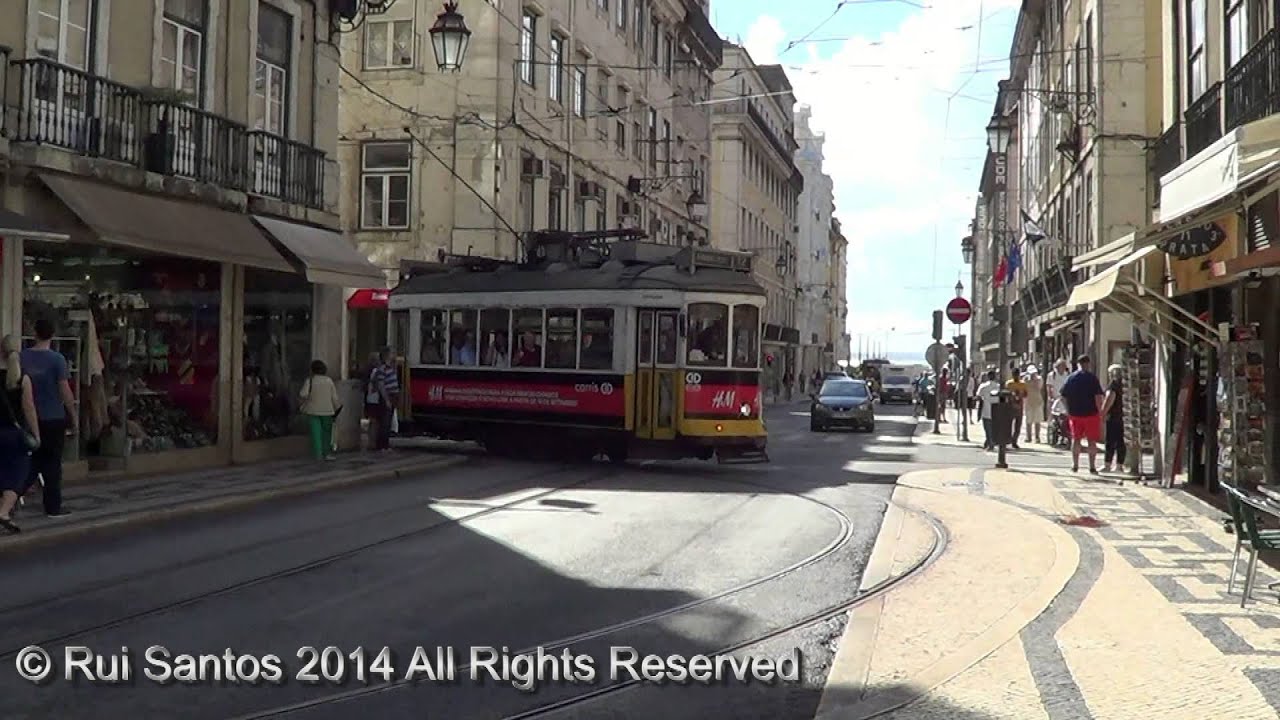 CCFL "Carris" Historic Tram Fleet number 577 H&M advertising