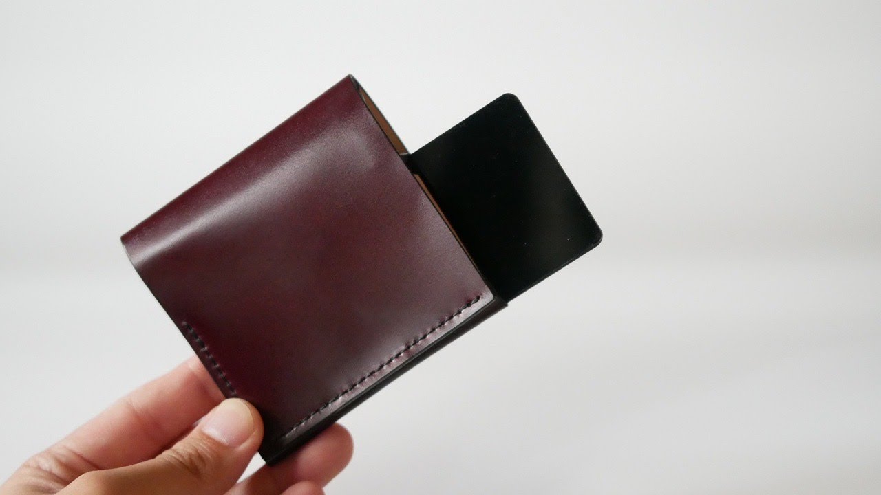 あゆみ　財布 折り財布史上最薄、最小に挑んだコードバン財布「usuha3