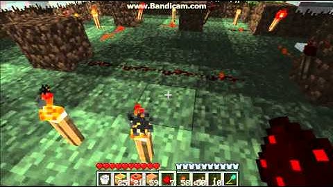 Minecraft Tutorial: How to make flashing redstone torches