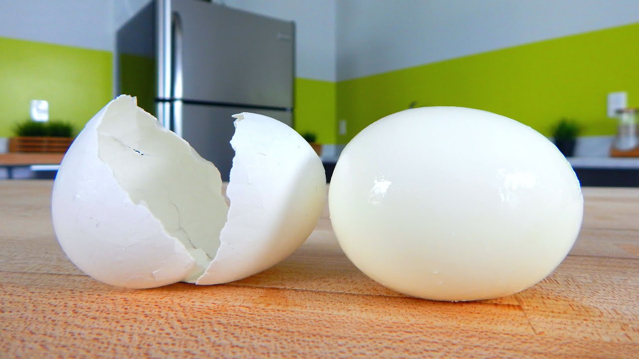 TasteGreatFoodie - How to Peel Hard Boiled Eggs in Under 10 Seconds 