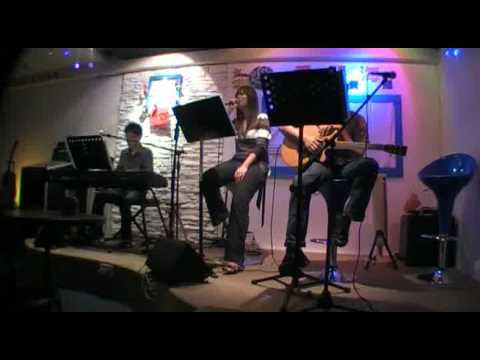 叶子& 寂寞在唱歌 - Music Dreamer Live! Cafe "The Stage Is Yours" (15 April 2009)