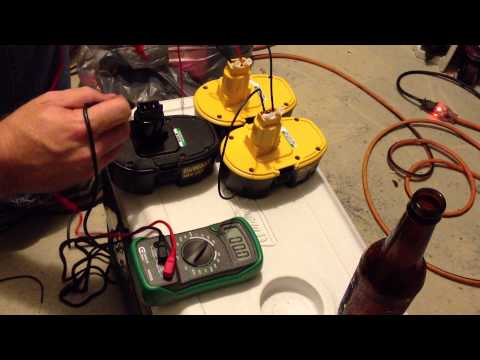 Смотреть - Repair a dead 18V Dewalt battery with two good ones