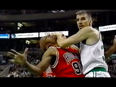 Chicago Bulls DENNIS RODMAN Green Hair : 1996 SLU : NAIA SE
