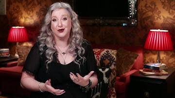 Leigh Bardugo Introduces The Grisha Trilogy