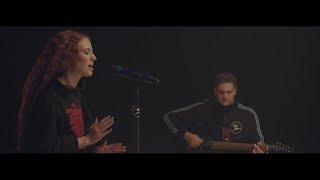 Video voorbeeld van "Jess Glynne - Thursday [Official Acoustic Performance]"