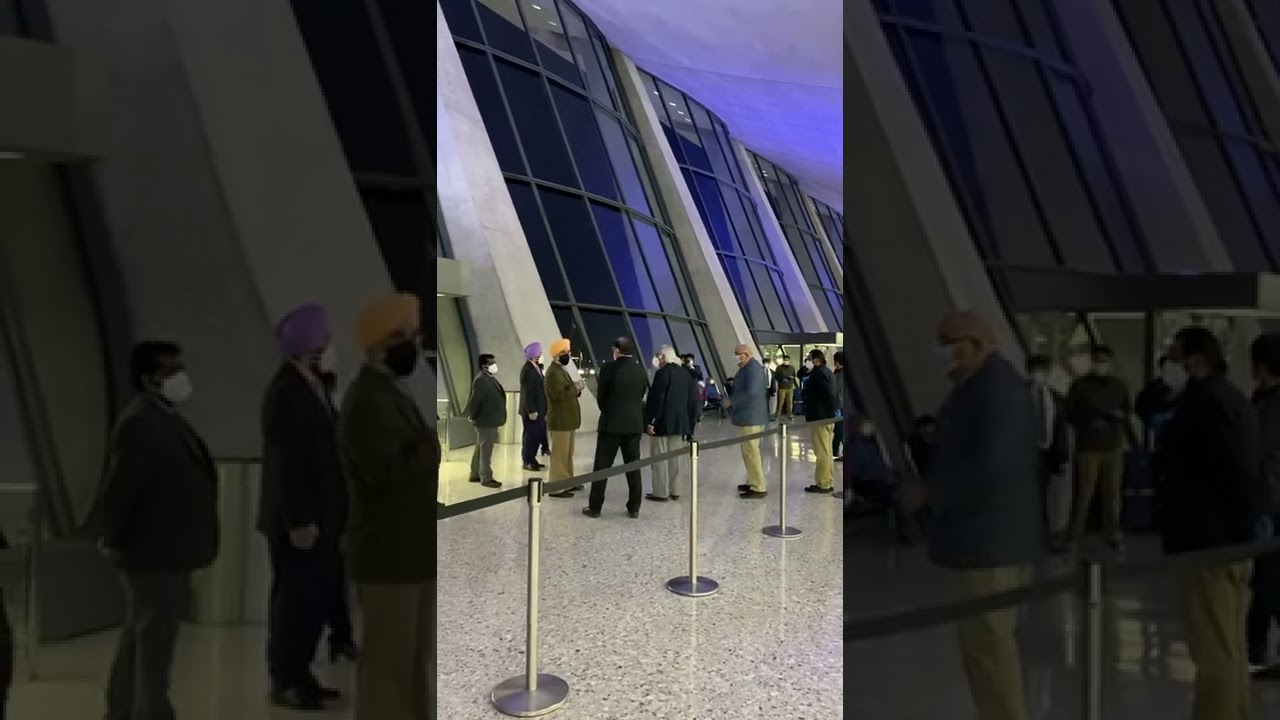 Indian Ambassador Mr Reenat Sandhu at IAD Airport (USA) in front of Air India Counter! auf YouTube ansehen Indian Ambassador Mr Reenat Sandhu at IAD Airport (USA) in front of Air India Counter! auf YouTube ansehen