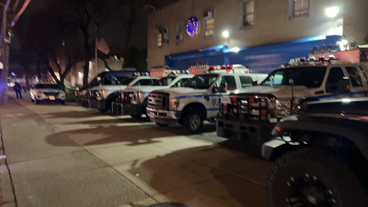 122 PRECINCT TYRANTS THREAT TO ARREST ME IF I DONT LEAVE & ON PUBLIC SIDEWALK