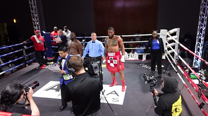 Heavyweight Darryl Clark get's the UD Win tonight ...
