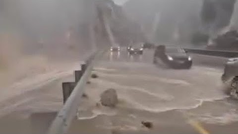 عاجل 🚨فيضانات و سيول جارفة تغرق مدينة ورزازات انهيار المنازل والسلطات تتدخل وترفع درجة التأهب 💥
