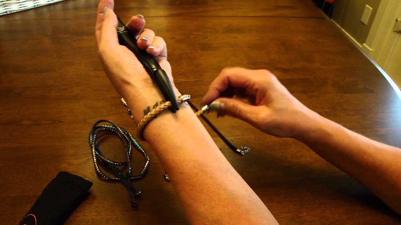 Easy - How to Use a Bracelet Buddy - Cross Jewelers 