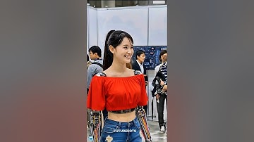 Man Tests the Latest Girlfriend Robot at Tesla’s Futuristic Expo #teslabot #shorts #tesla #robot