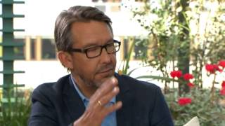 Botkyrka kommun gav alla sökande ungdomar sommarjobb - Nyhetsmorgon (TV4)