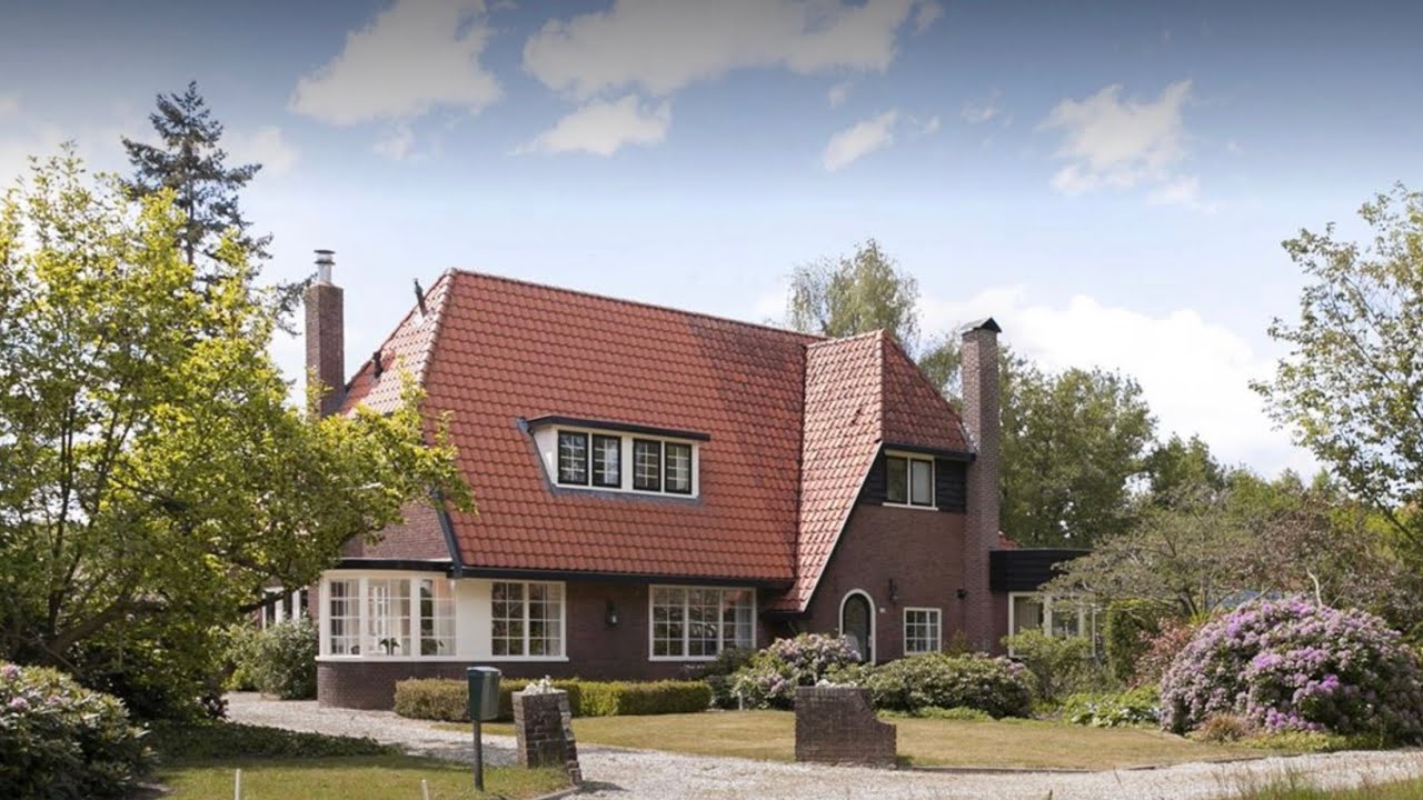 Een dertiger jaren villa aan de beek met een panoramisch uitzicht! Welkom in Leusden!
