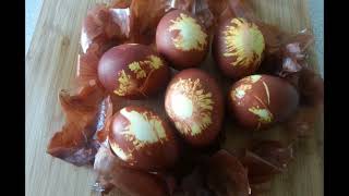 Dyeing Easter Eggs with Onion Skin  (One of my old videos that forgot to upload)