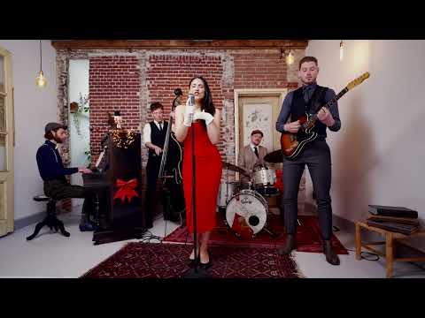 Velvet Jazz Christmas Medley, Lupa Entertainment