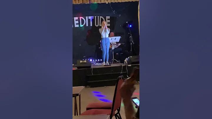 UMBRELLA - RHIANNA - COVER - AMY FENNELL