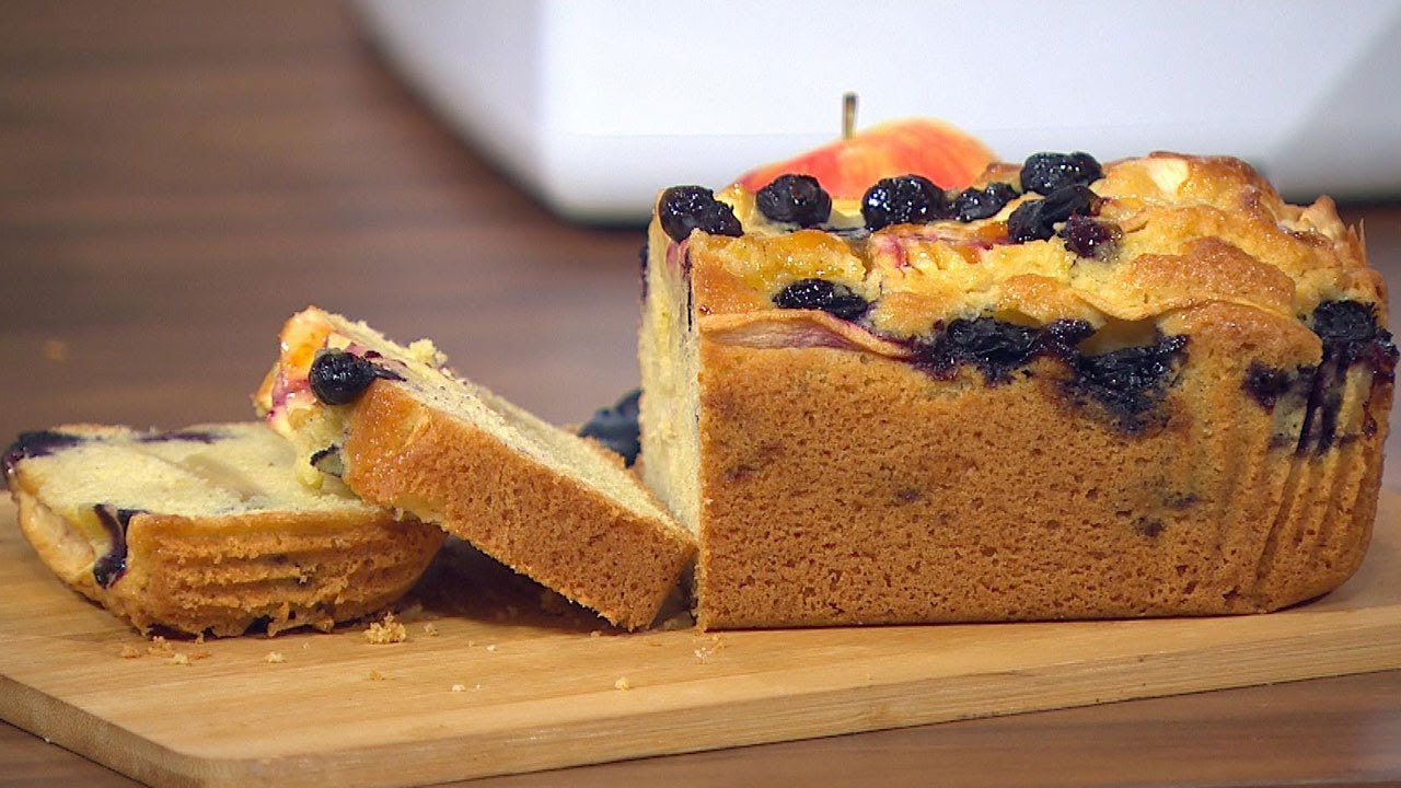 Apple & Blueberry Loaf Cake | Kelly Lou Ging