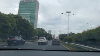 Berkendara di Jalan Tol Jakarta di Siang Hari - Driving Around Jakarta Toll Road (4k Video)