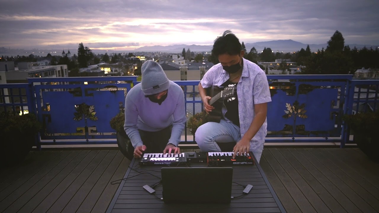 Hydratone - Daydream (Live Performance with Wafflous)