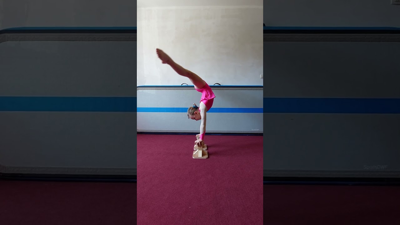 Hoeksteun handstand boogje 🤸‍♀️💪 - Amber Bosmans (9)