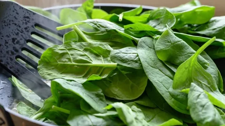 Mistakes People Make When Cooking Spinach - DayDayNews