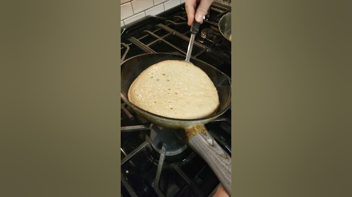 How to Flip a Pancake #cooking101