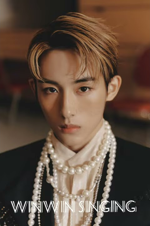 Winwin singing  내가 널 이끄는 boss 내가 널 움직인 player