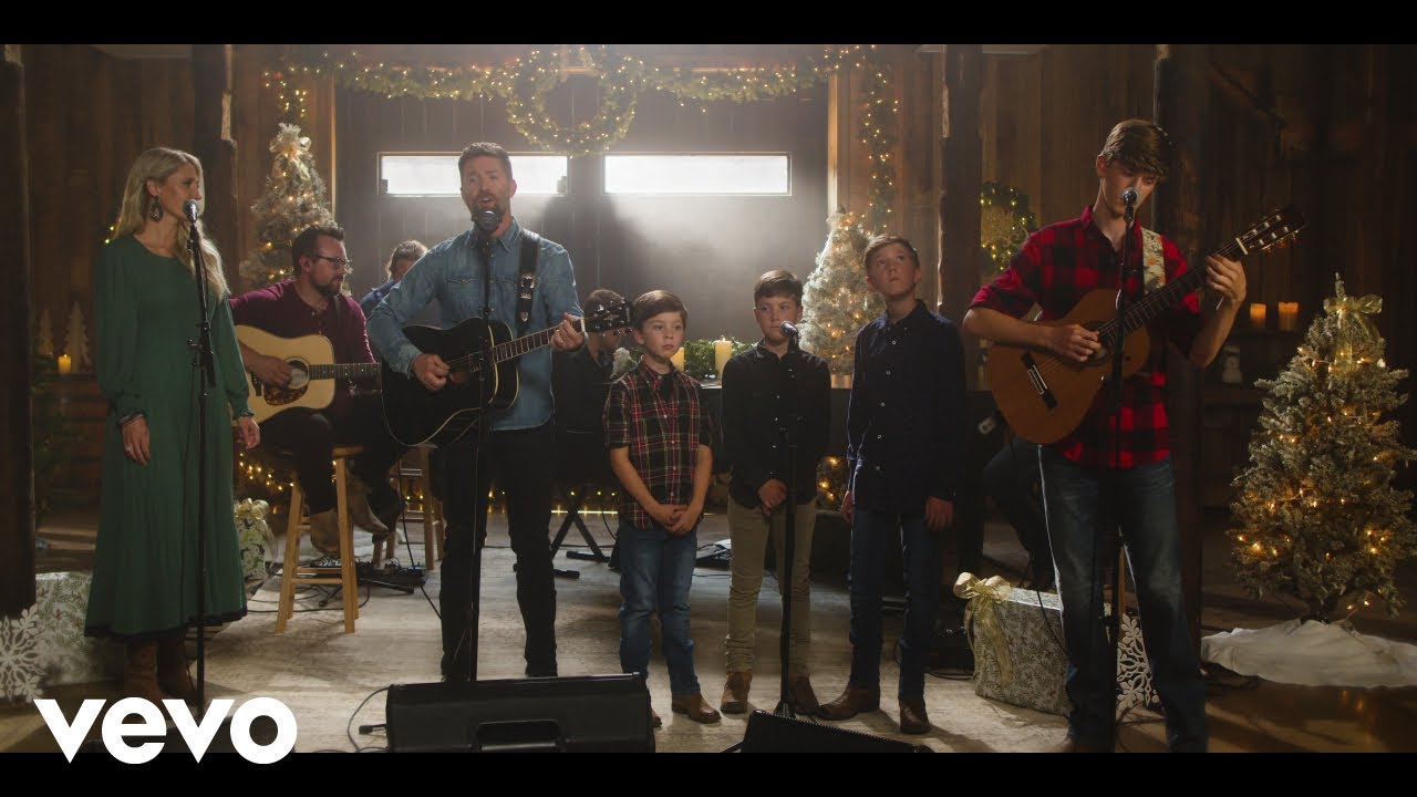 Josh Turner - Have Yourself A Merry Little Christmas (Performance Video)