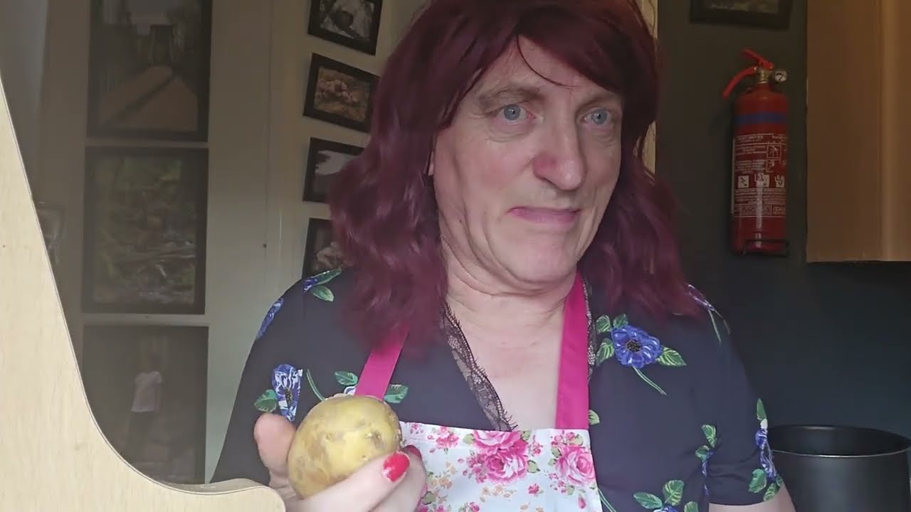 Episode 15  -  We cook a Mince stew  -  (Mince 1)