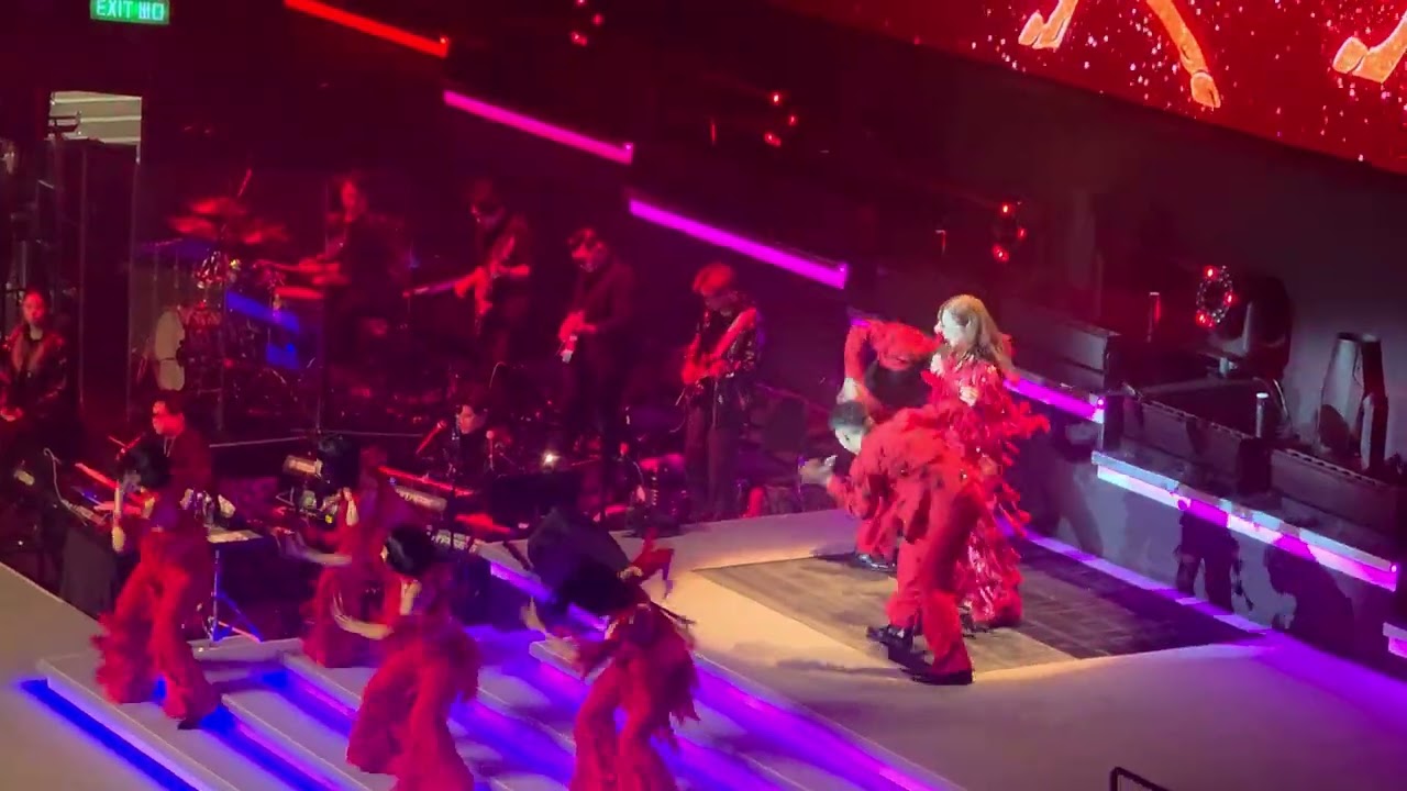 02/28/2026 陳松伶演唱會 - 香港 2026 | 音樂總監張與辰 ~ Opening + 零時十分 + 賀年歌