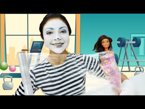 Video mit der Clownin. Teresa muss abnehmen. Lustiges Video mit Puppen.