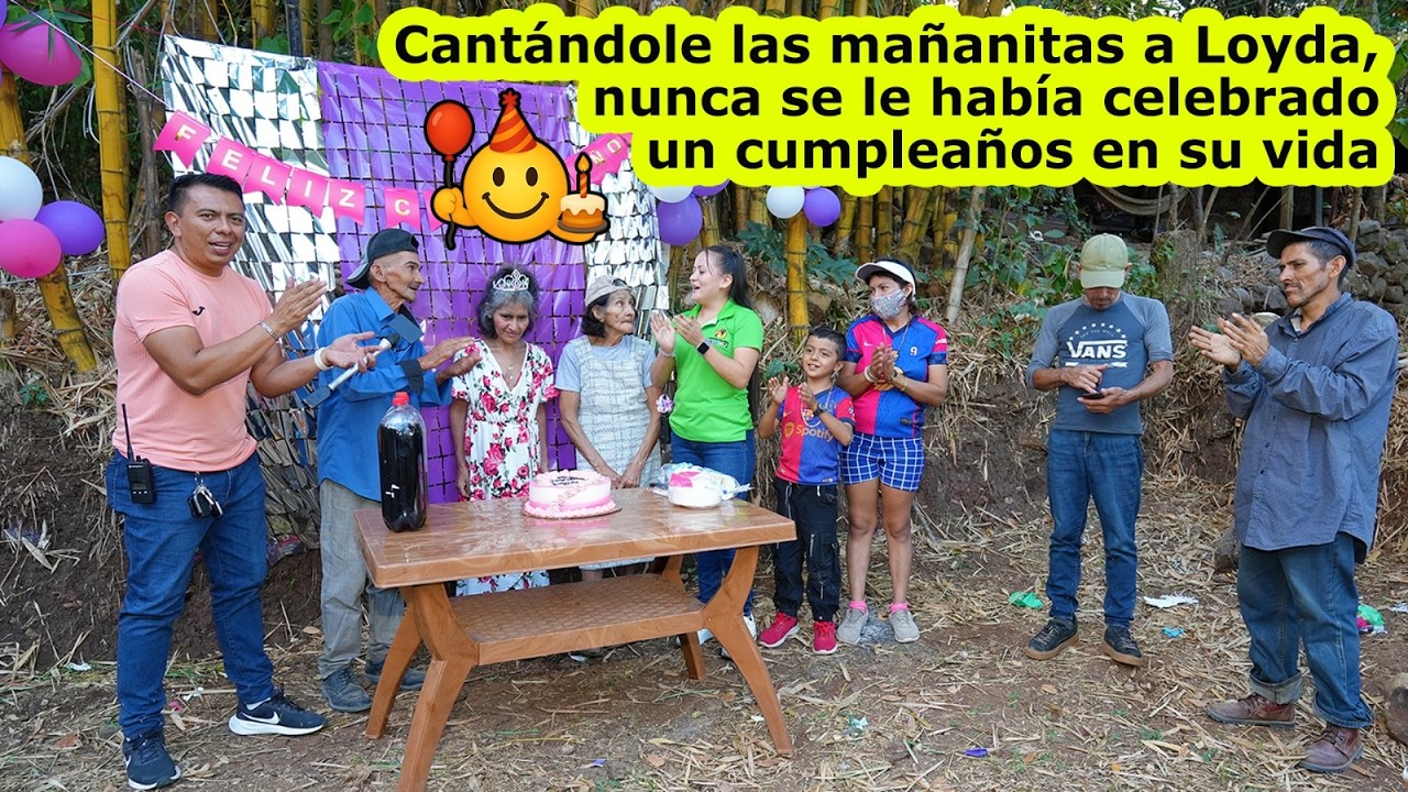 El primer cumpleaños de Loyda en toda su vida, le cantamos las mañanitas vean que feliz esta - Edici