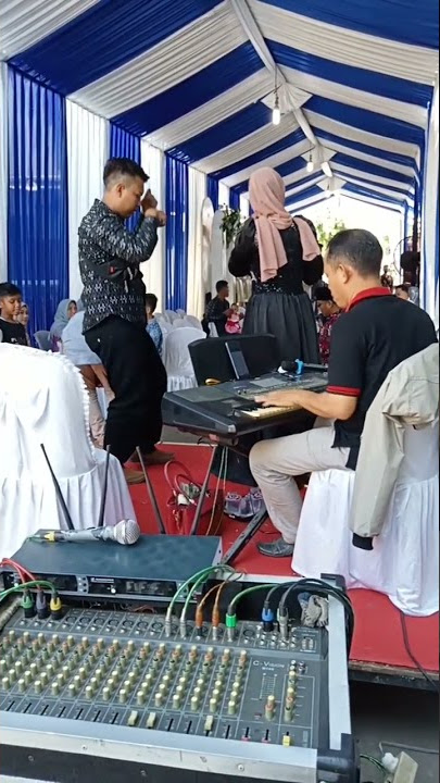 sekuntum mawar merah 🌹🌹🌹