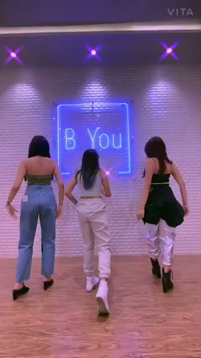 few steps on levitating Indian remix by Sukriti Kakar, prakriti kakar and dua lipa