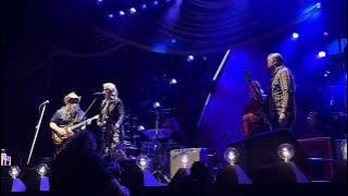 Chris Stapleton - I Was Wrong (feat. Susan Tedeschi & Derek Trucks)