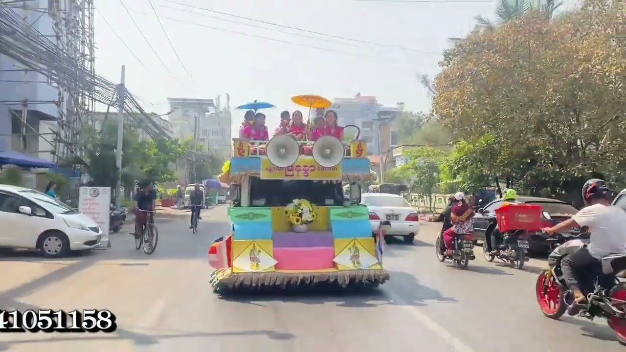 မန္တလေးမြို့တွင်း ရှင်လောင်းလှည့် ဖျော်ဖြေခဲ့စဉ်က မြနန္ဒာတေးဂီတ၏ ပုံရိပ်များ