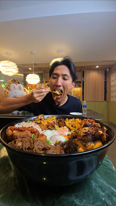 8KG (17lbs) Nasi Padang STADIUM Challenge! #giantfoodchallenge
