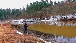 Сезон открыт на Москва - реке! Рыбалка на отводной поводок.