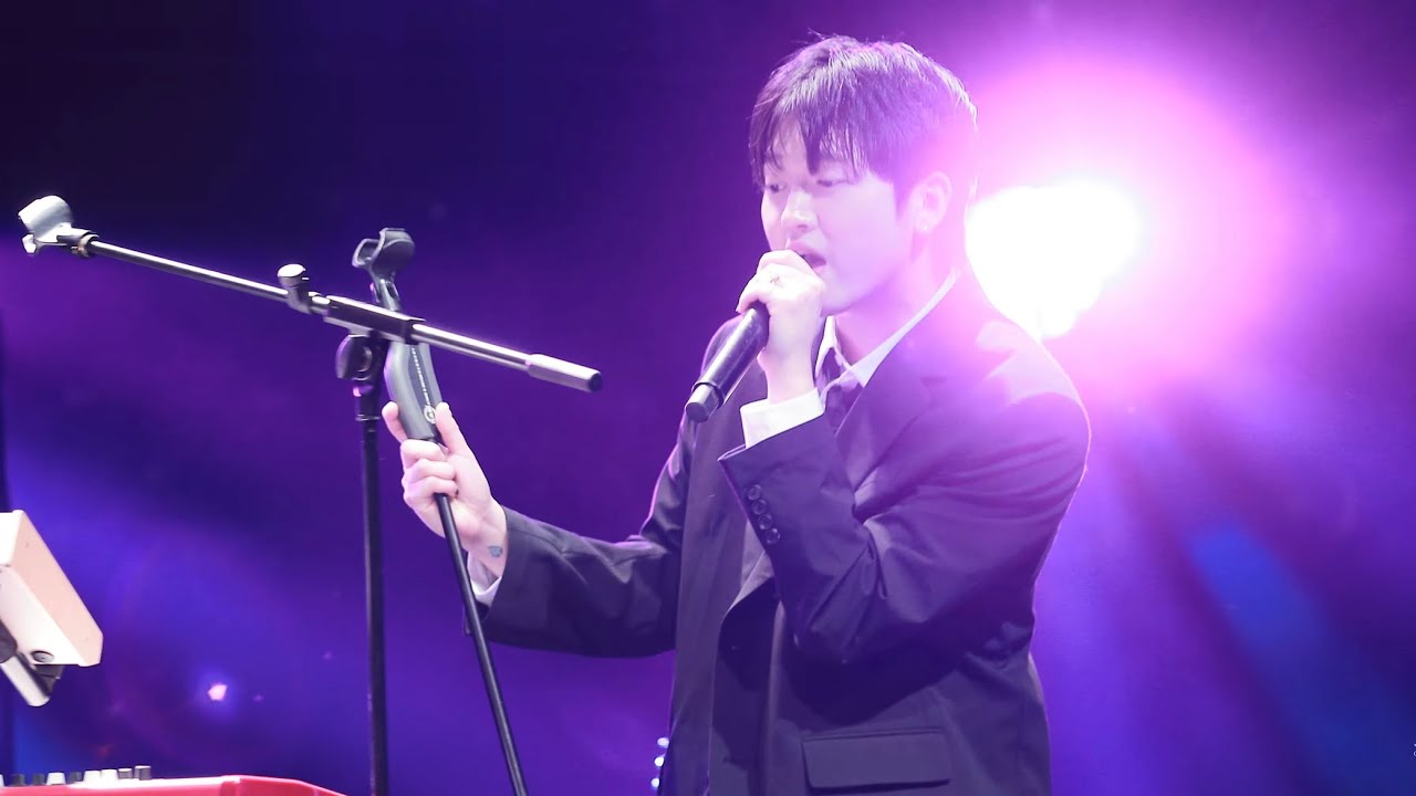 230617 off The Menu Silhouette Silhouette  230617-off-the-menu-silhouette-silhouette