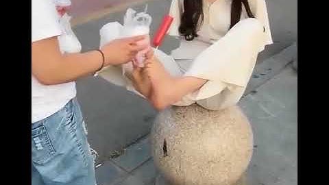 Cô gái cụt 2 tay và nghị lực sống phi thường