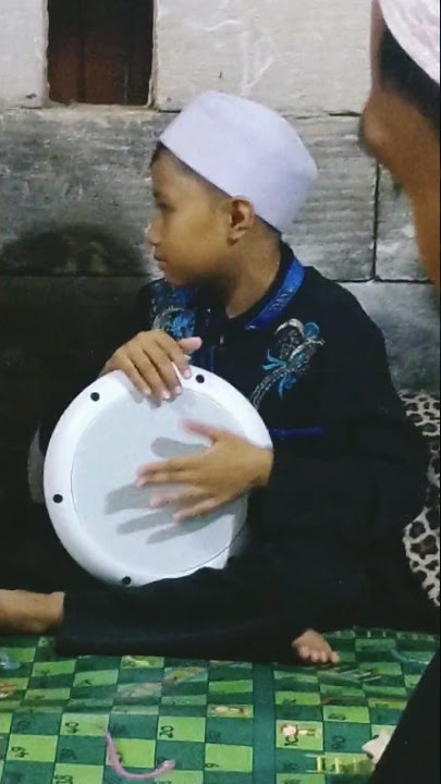 Viral ketika bocil adu skil main Hadroh dengan emak emak🤭 #viral #hadroh #trending #santai