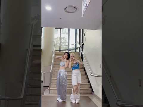 #SummerComesChallenge <strong>With</strong> #퀸즈아이 #원채 💞#오마이걸 #OHMYGIRL #<strong>OMG</strong> #여름이_들려