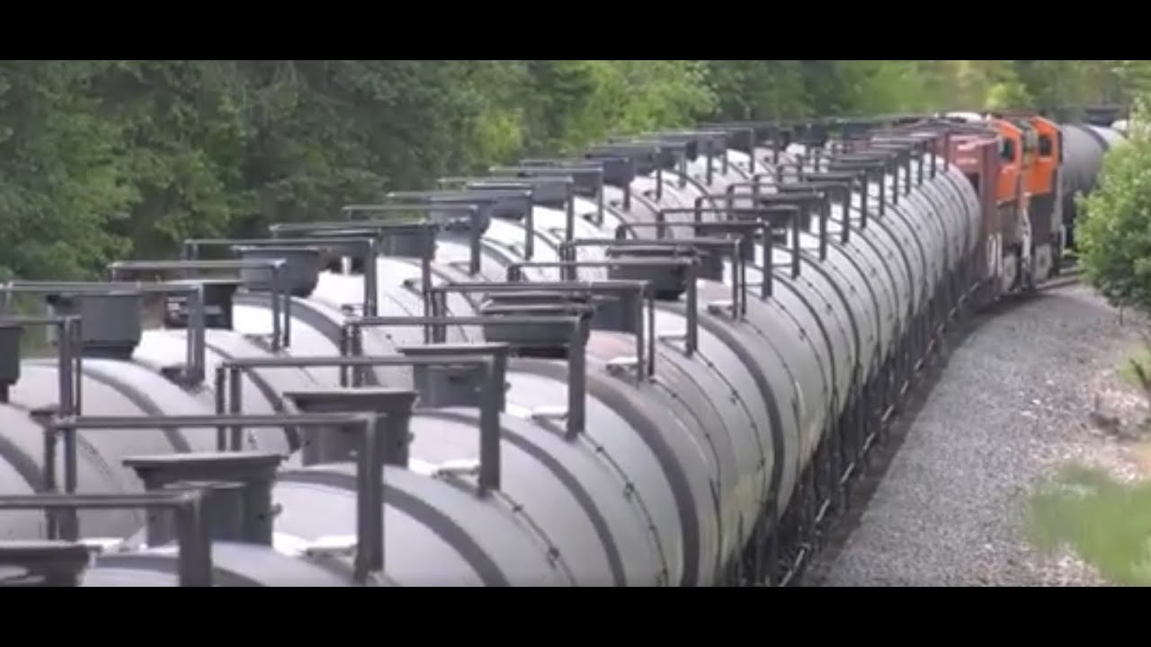 Ripley Siding with a Double Meet between Oil Trains and a Grain Train followed by a Vehicle Train 4K