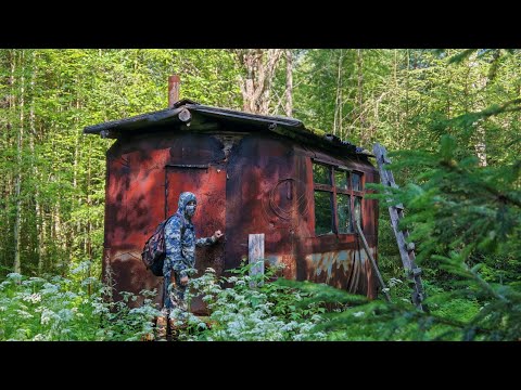 РЫБАЛКА В ГЛУХОЙ ТАЙГЕ. ЖЕЛЕЗНАЯ ИЗБА ПРИЮТИЛА НА НОЧЬ. УХА ИЗ ТОПОРА.