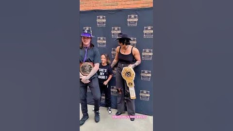 young wwe fan pushed dominik Mysterio infront of Rhea Ripley 💜! #wwe #rhearipley #shorts